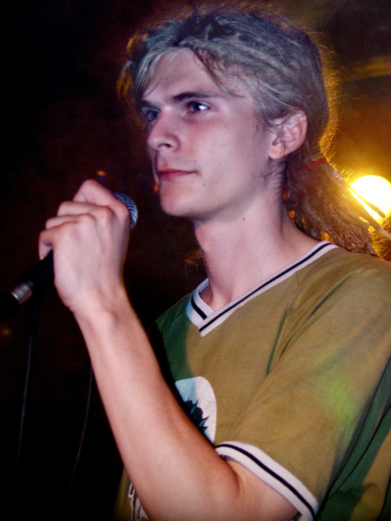 #thowback 2005, natáčení videoklipu “Bawl out”s kapelou Vokokos v @crossclubofficial Jakoby velmi kjůt 🤷‍♂️😄 Bylo mi 17. 👼 Jinak dneska od 21:00 @festivalghettofest Brno se @selectorboldrik 
13.6. @_archaplus_ afterparty po @fatfreddysdropnz 
20.6. @slanskytuplak 
4.7. @tomu_neveres na @beats.for.love.festival 
11.7. Tropická pouť Česká Skalice s @drkary23 
18.7. Reggae Fest Pilníkov + @messenjahcz a @drkary23 
1.8. Reunion Olomouc (Příkazy) s @drkary23 
8.8. Postřelmov s @drkary23 
15.8. @starakfest s @drkary23 
29.8. @uprising_festival s @tomu_neveres